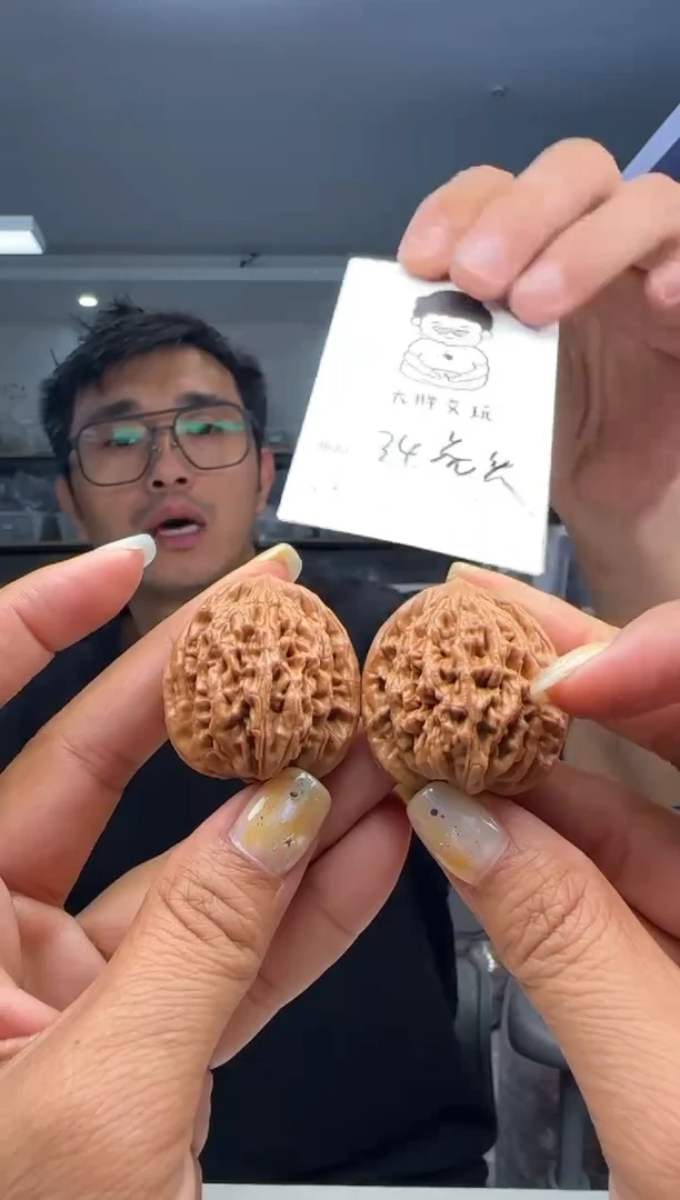 文玩核桃把件34粗筋虎