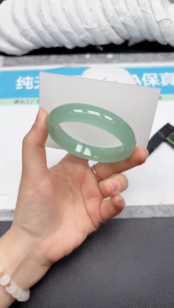 未镶嵌手镯石英质玉140-56.8