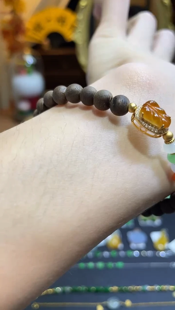 颈饰未镶嵌翡翠手串