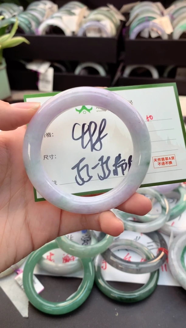 定制翡翠未镶嵌毛货需精细抛光+多人