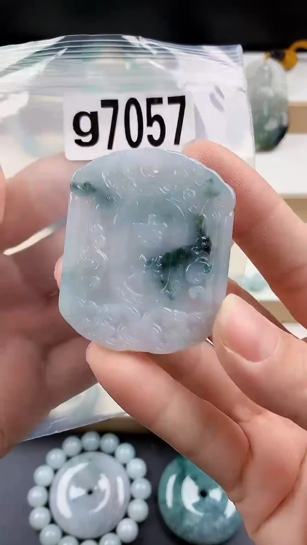 颈饰未镶嵌翡翠天然翡翠吊坠挂件