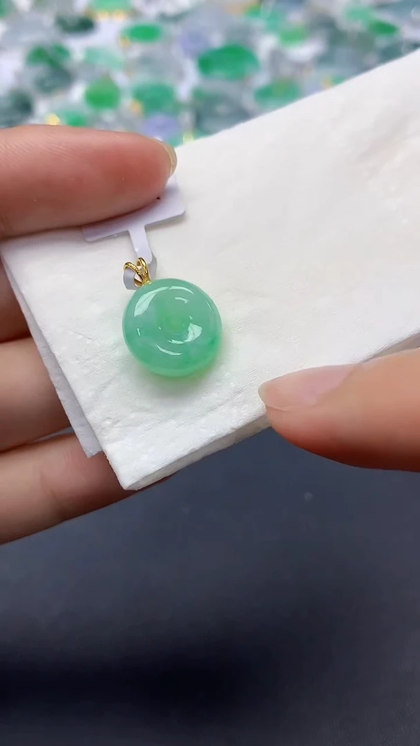 翡翠18K金镶嵌颈饰天然缅甸a货翡翠