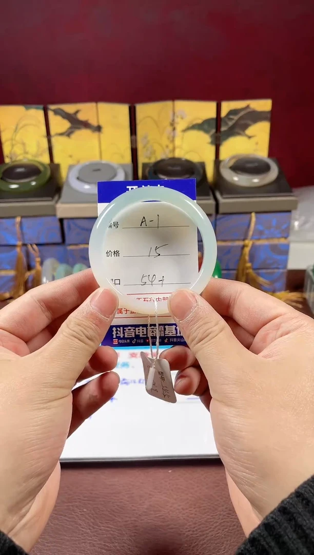 【闪购商品】玛瑙/玉髓手镯未镶嵌半山水1