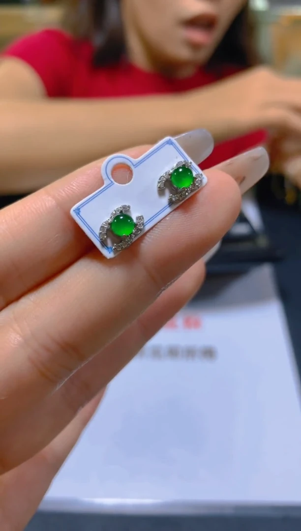 未镶嵌翡翠耳饰多样性发一