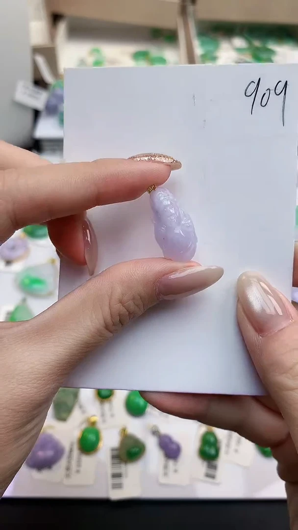 颈饰18K金镶嵌翡翠天然缅甸A货翡翠