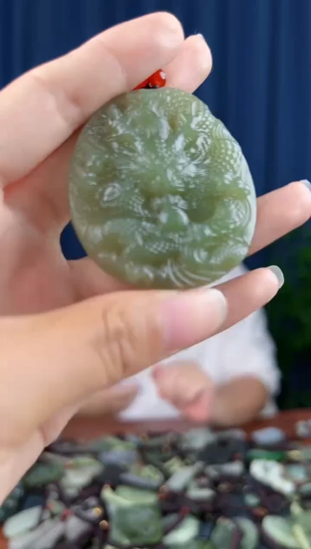 未镶嵌和田玉挂件拍一发一，