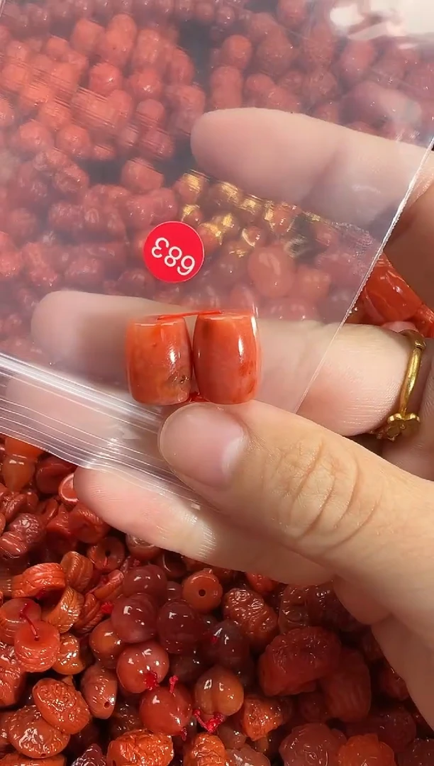 颈饰未镶嵌南红玛瑙1