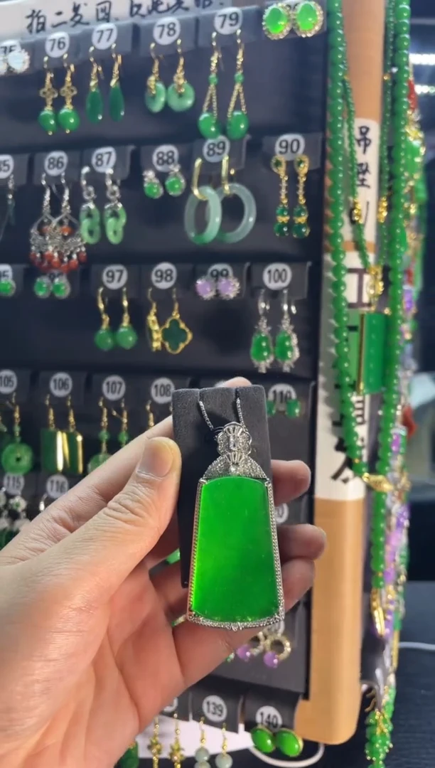 【闪购商品】翡翠耳饰银S925镶嵌212.....