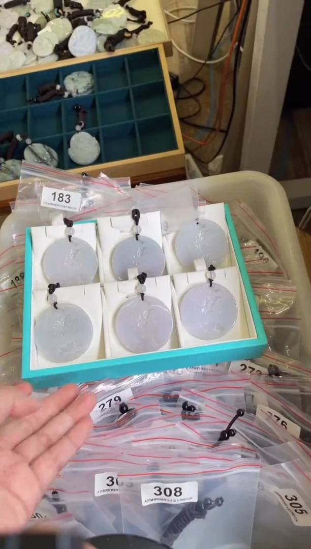 【闪购商品】翡翠颈饰未镶嵌天然缅甸A货翡翠多样性发一佛头309