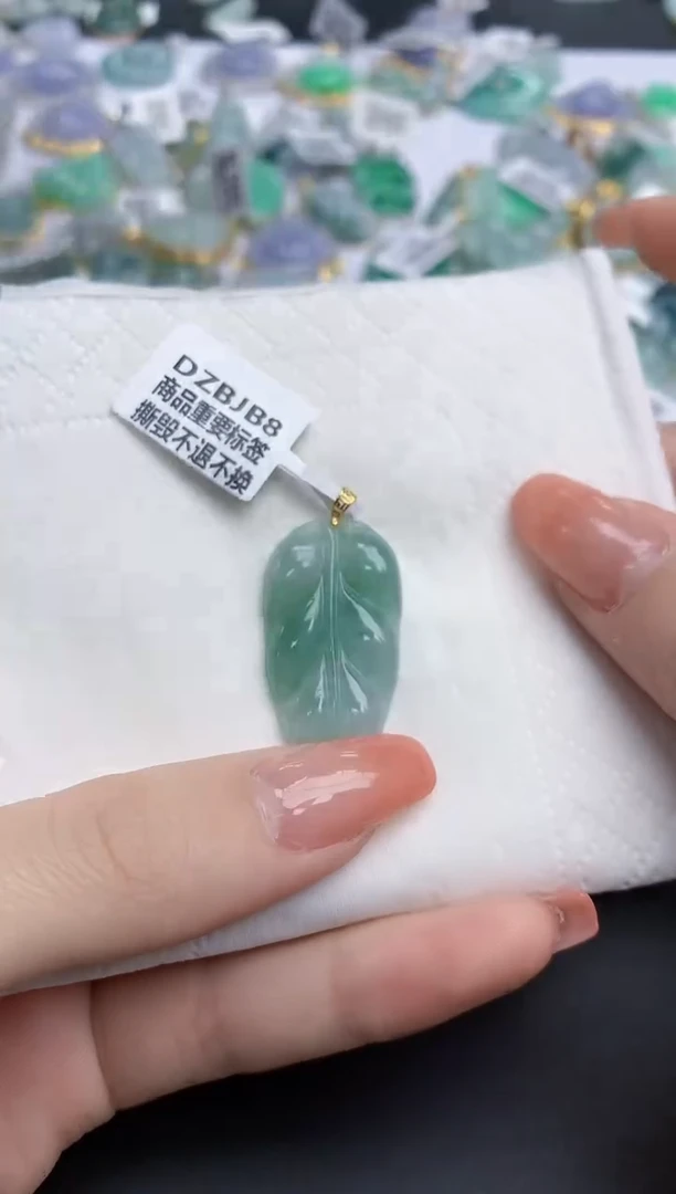 【闪购商品】翡翠颈饰18K金镶嵌天然缅甸翡翠A货