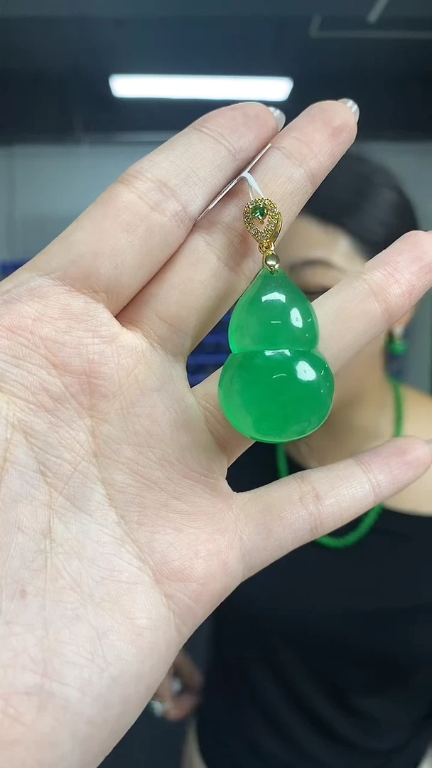 颈饰未镶嵌翡翠多样性发其一颜色微差