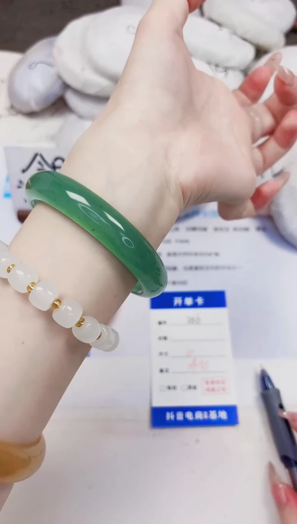 石英质玉手镯未镶嵌256-东陵玉-圈口60