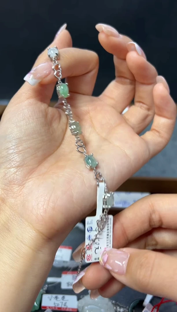 【闪购商品】翡翠吊坠(不含链)未镶嵌266号