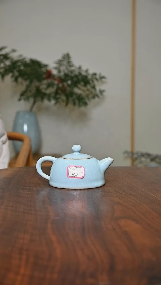 38#半月壶 天青 微瑕 朱家汝窑款