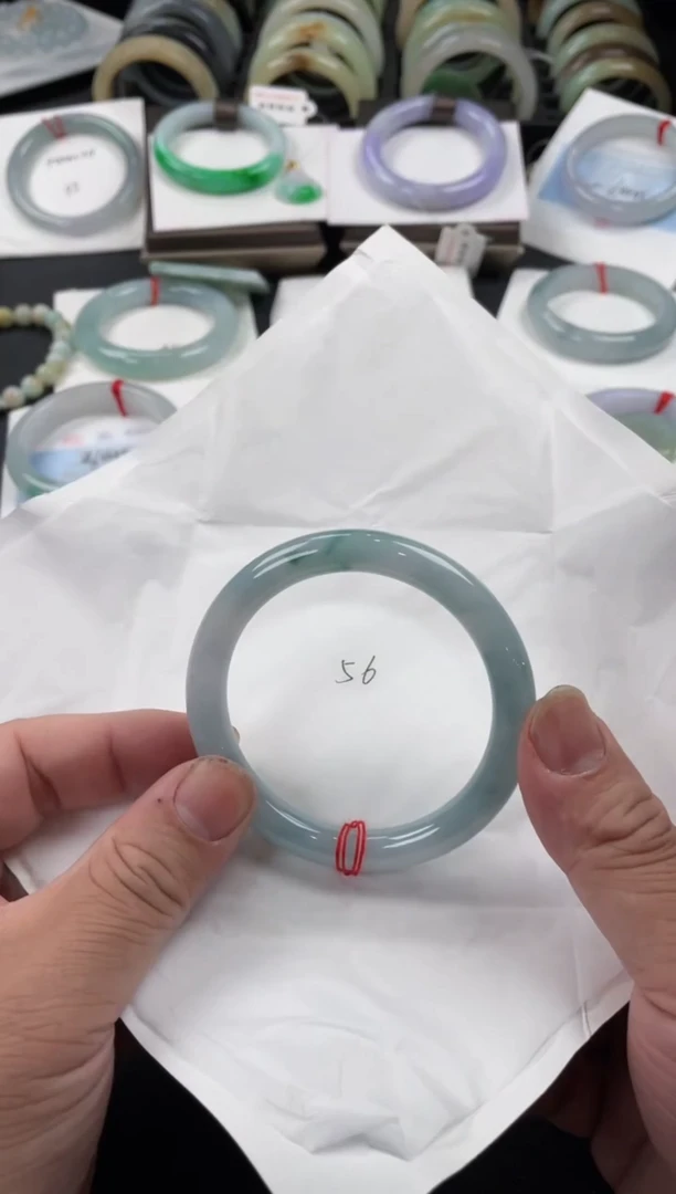 【闪购商品】翡翠手镯未镶嵌56圆条