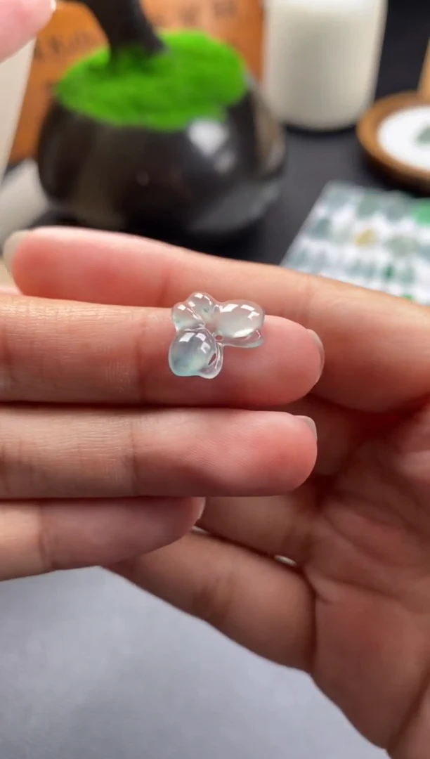 颈饰未镶嵌翡翠翡翠冰种蝴蝶