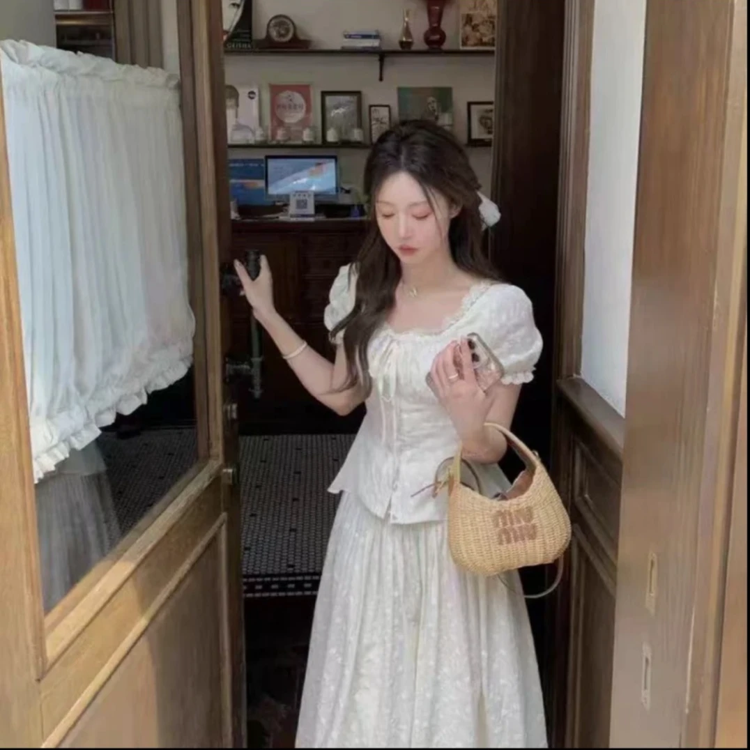 休闲百搭白茶琉璃盏全棉刺绣花边泡泡袖上衣半身 长裙温柔套装裙