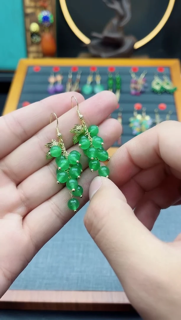 【闪购商品】玛瑙/玉髓耳钉银S925镶嵌翠绿葡萄