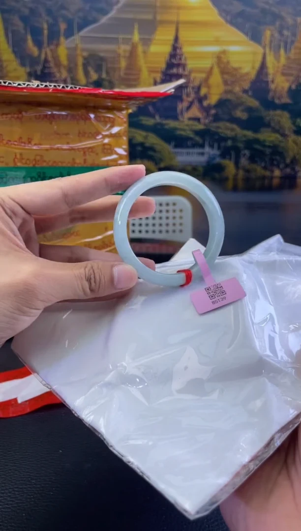 未镶嵌手镯翡翠3