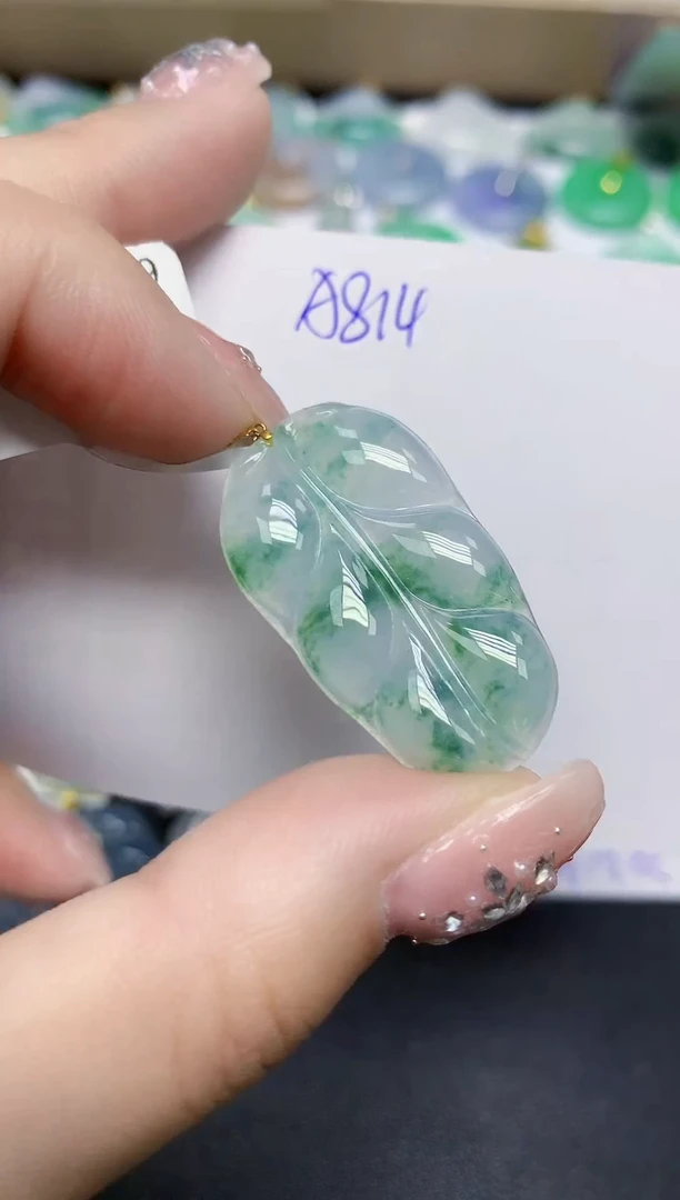 颈饰18K金镶嵌翡翠天然缅甸翡翠A货翡翠百元以上9元证书费自理