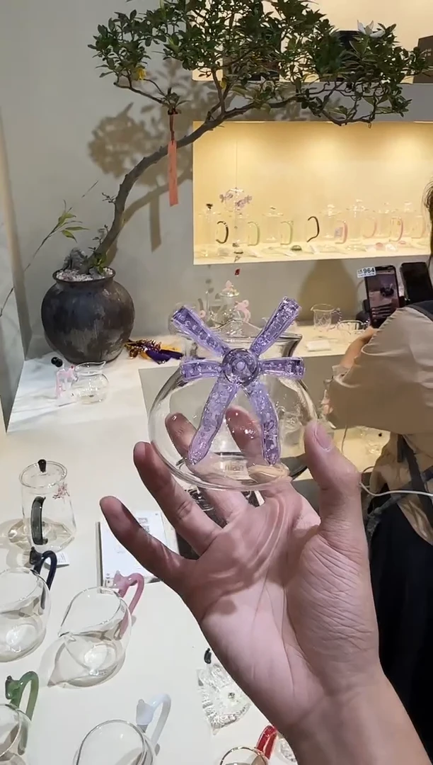 蝴蝶结公道杯   晶焱金标