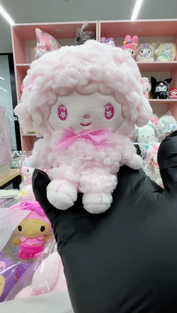 毛绒樱花季小羊挂件