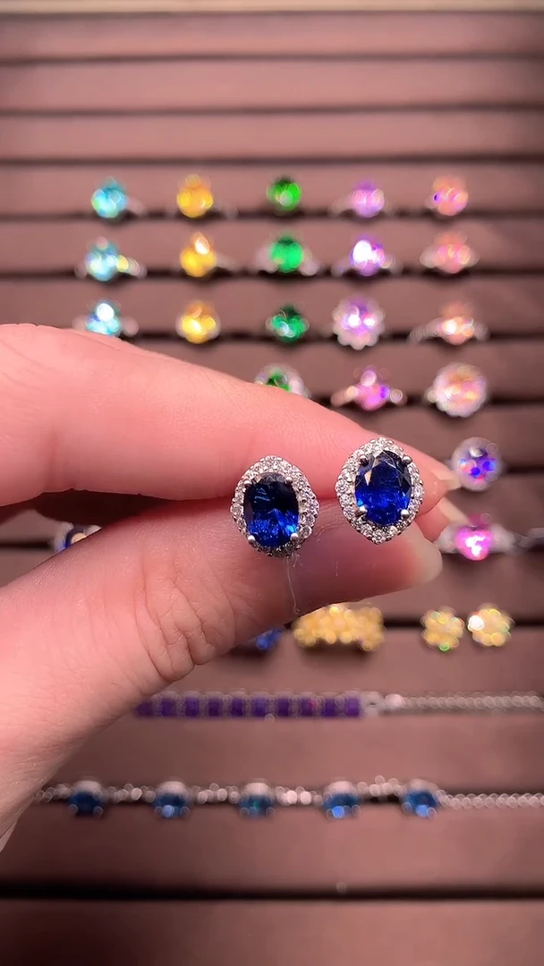 蓝宝石耳饰银S925镶嵌....