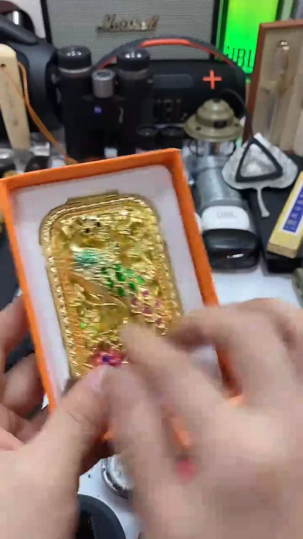 瓷片闪购商品 如图所示