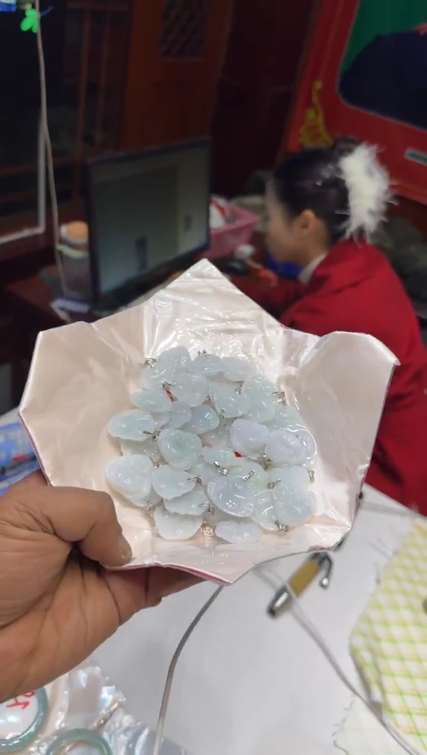 吊坠(不含链)未镶嵌翡翠佛公吊坠随机发一