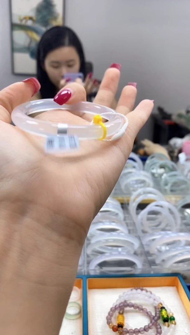 玛瑙/玉髓手镯未镶嵌313