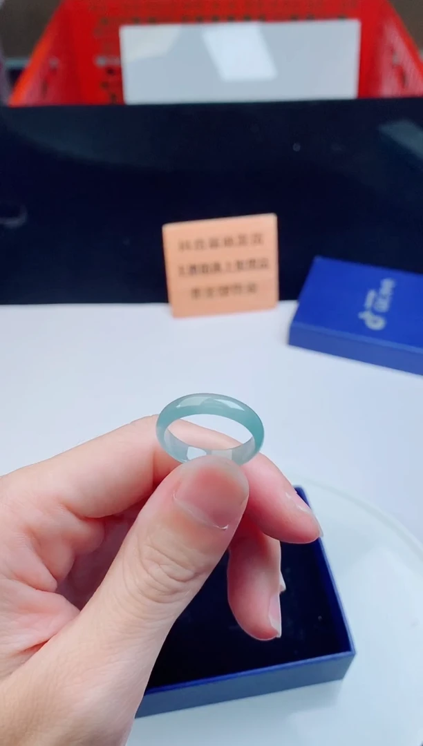 颈饰未镶嵌翡翠    ·