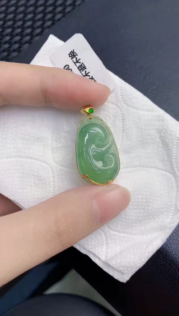 颈饰18K金镶嵌翡翠天然翡翠缅甸A货