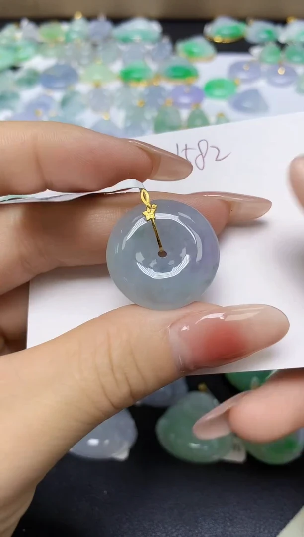 翡翠18K金镶嵌颈饰 天然缅甸翡翠A货