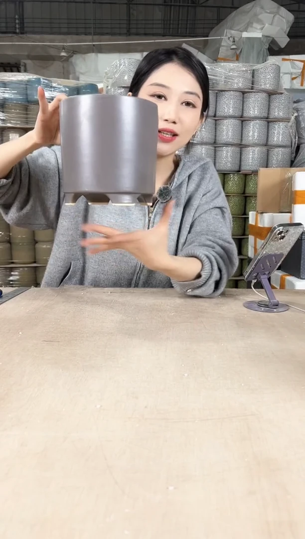 【闪购商品】陶瓷高脚棕色中号16x16