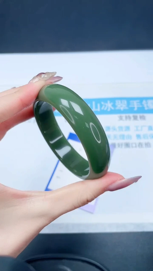 【闪购商品】石英质玉手镯未镶嵌6-59.8