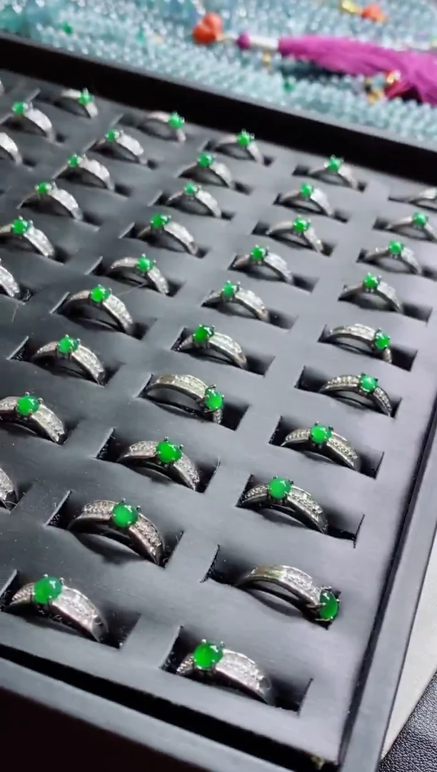 颈饰未镶嵌翡翠Y4绿戒指（多样性发其一）