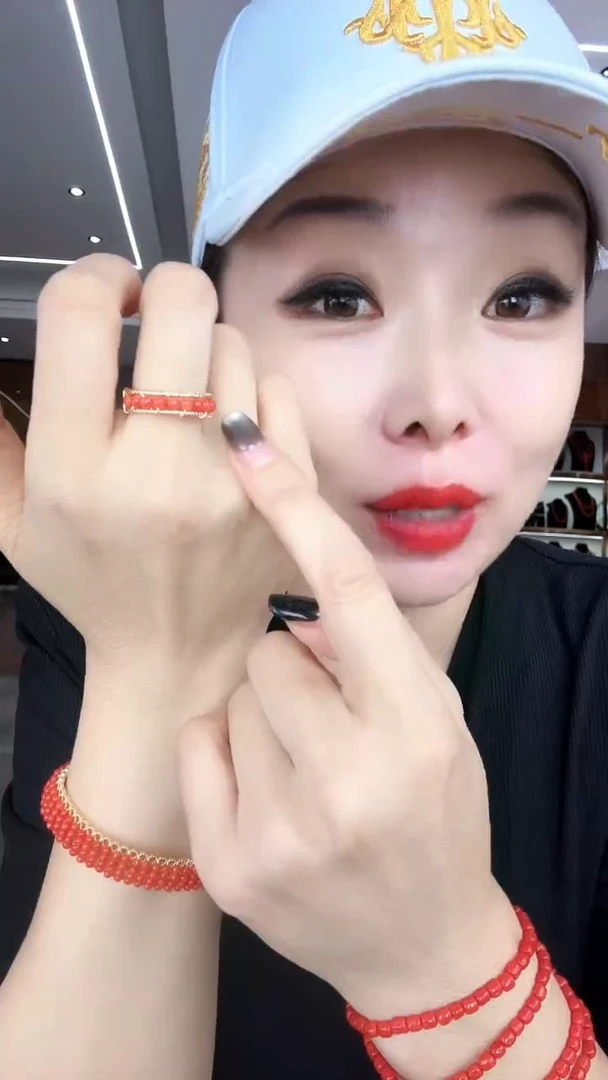 软结构红圆珠子戒指
