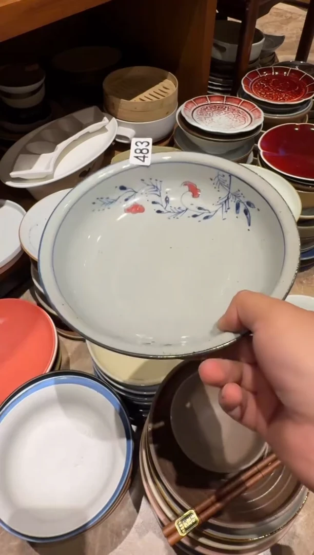 瓷483    微瑕手绘盘1个