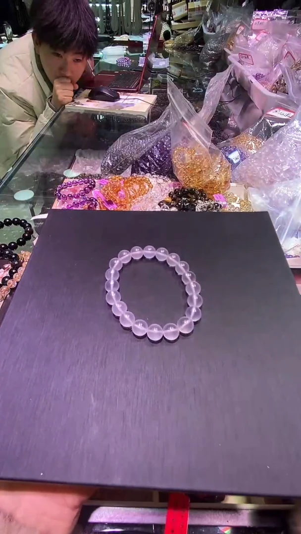 【闪购商品】水晶手串未镶嵌莫桑比克粉粉水晶手串9+