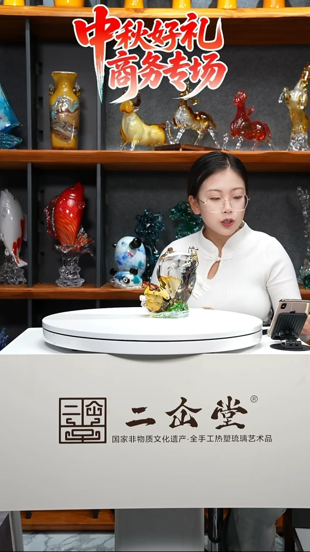 手工艺品琉璃倒立小金猪
