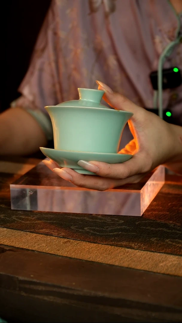 天青三才盖碗微瑕