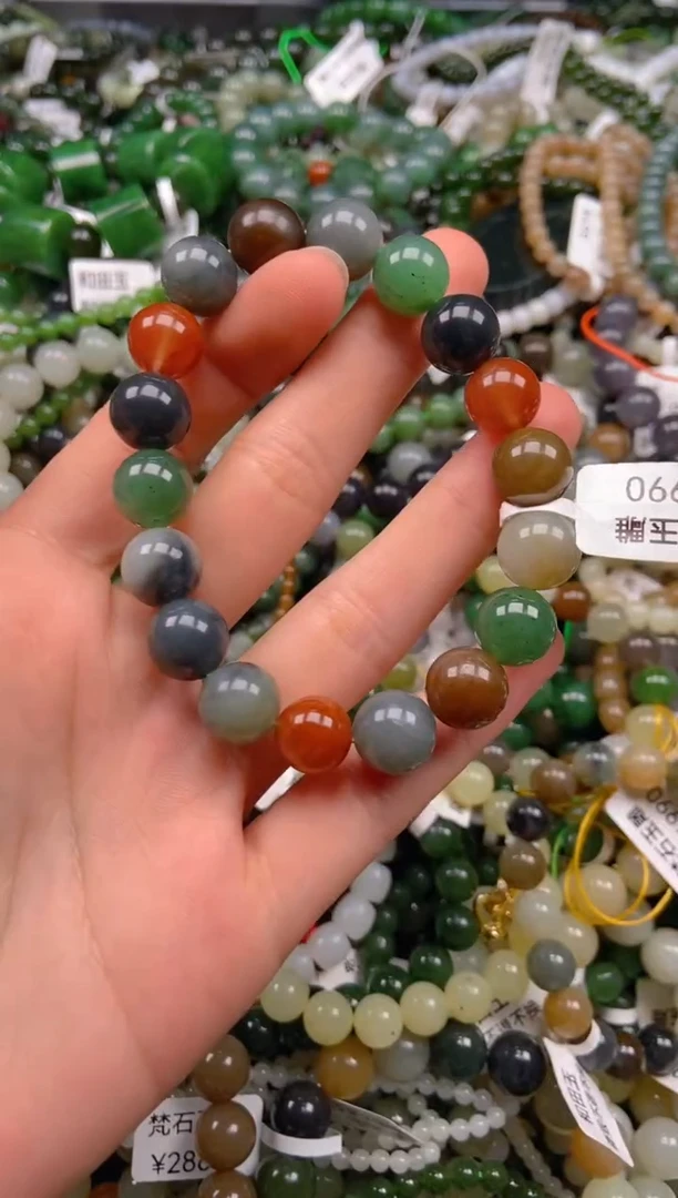 和田玉未镶嵌颈饰1