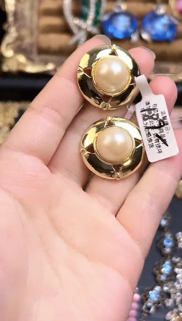 中古饰品 默认微瑕 N退换(货品总金额：159元)