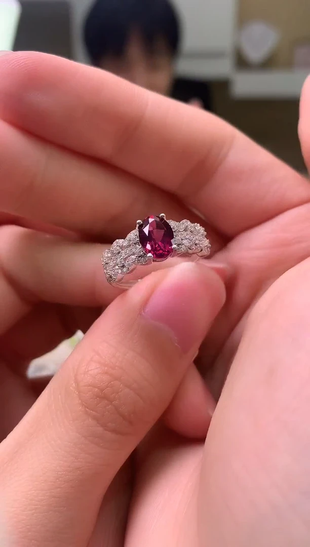 银S925镶嵌戒指石榴石.....