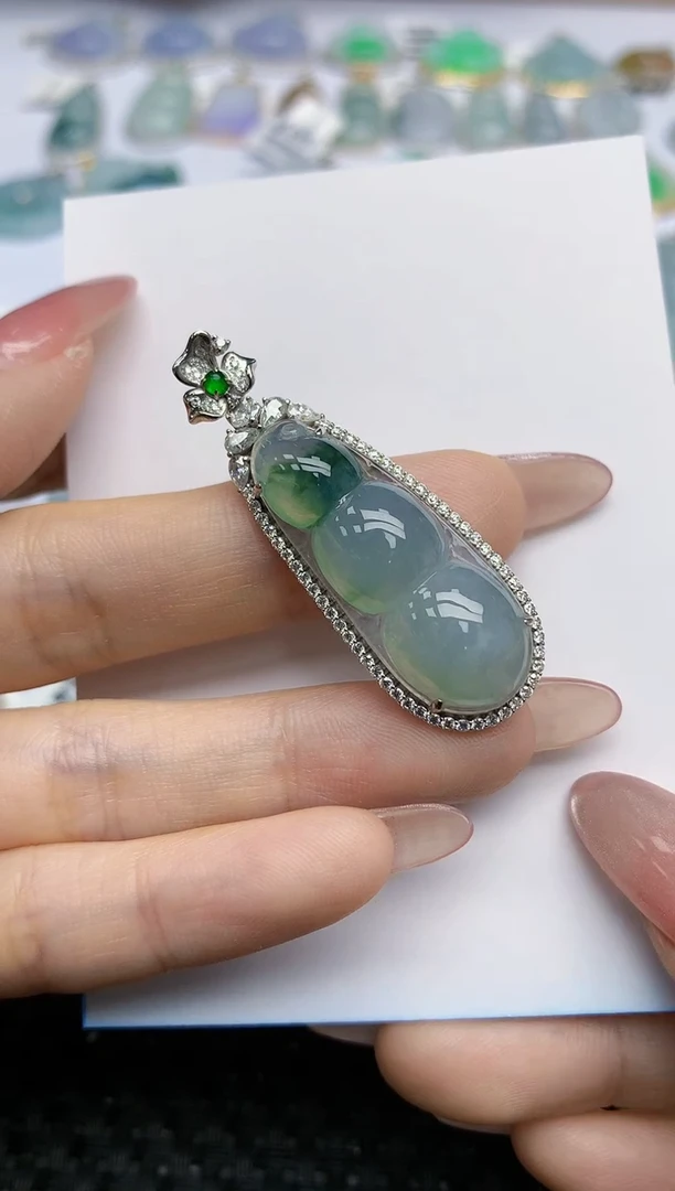 【闪购商品】翡翠挂件18K金镶嵌天然翡翠A货