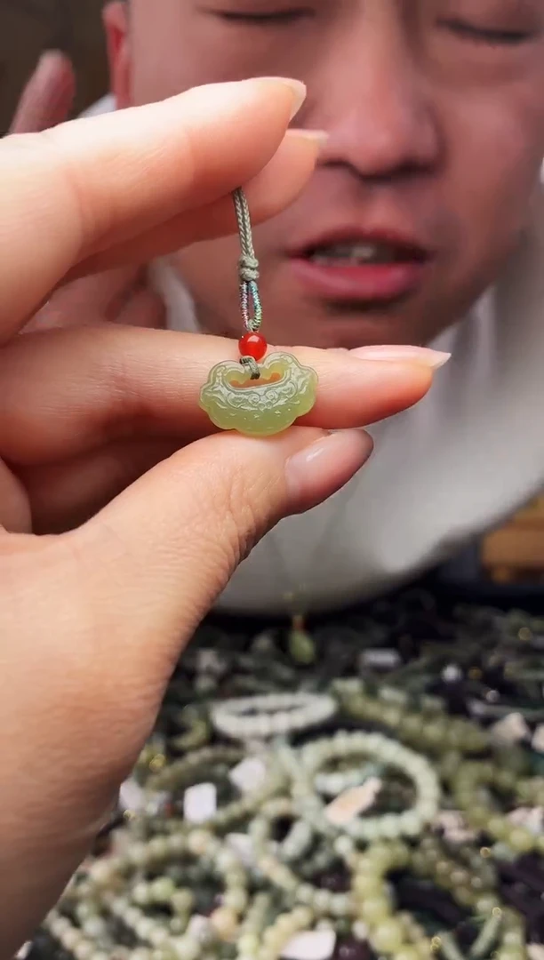 颈饰未镶嵌和田玉多样性发货，拍一发一