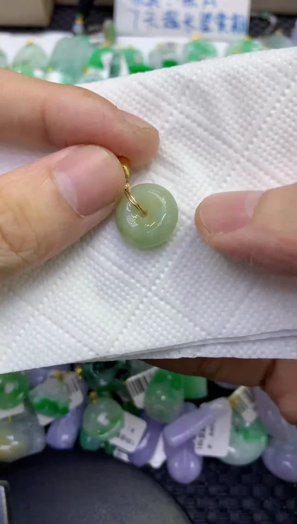 颈饰未镶嵌翡翠呆*天然缅甸A货翡翠