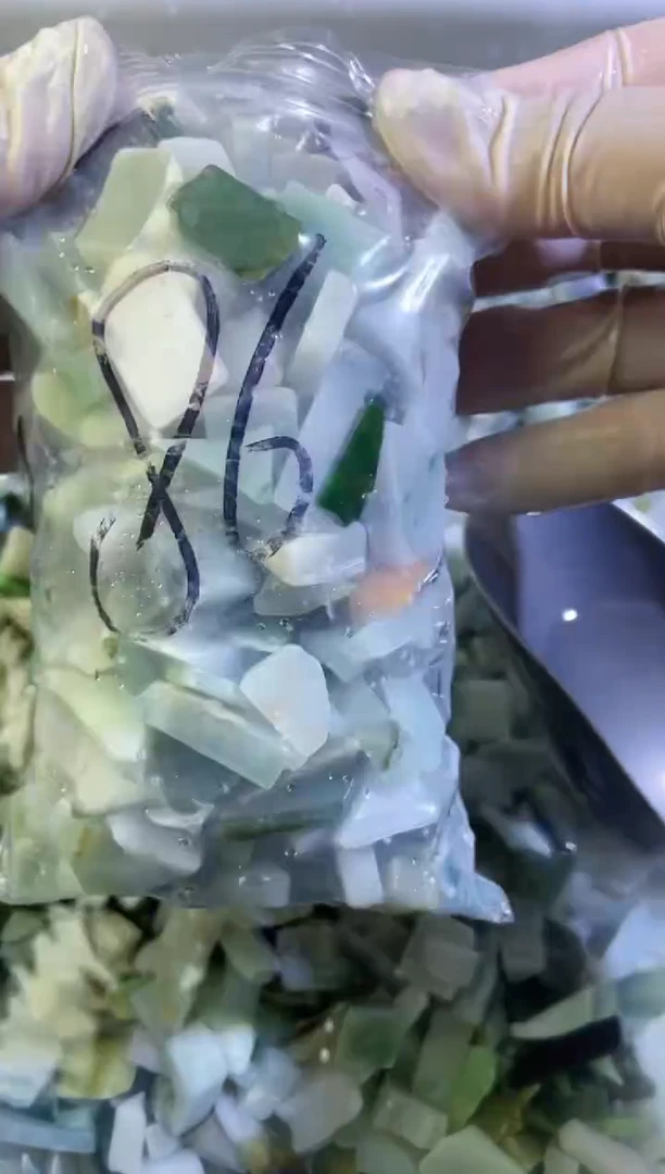 【闪购商品】翡翠颈饰未镶嵌天然翡翠中号500克86