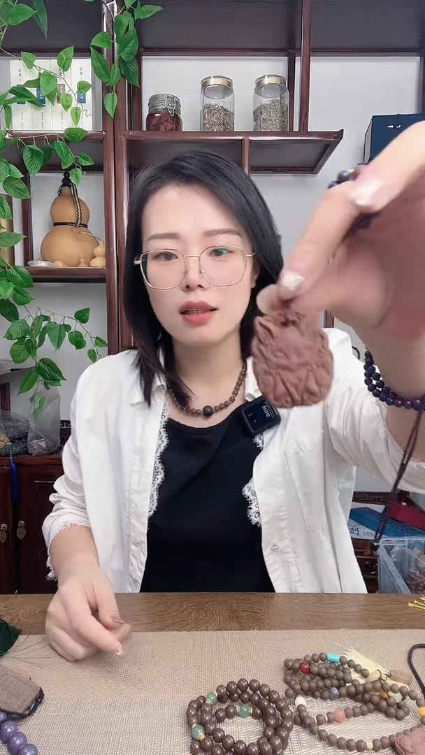 泥塑小****?参茸香方的三个牌子不穿绳子