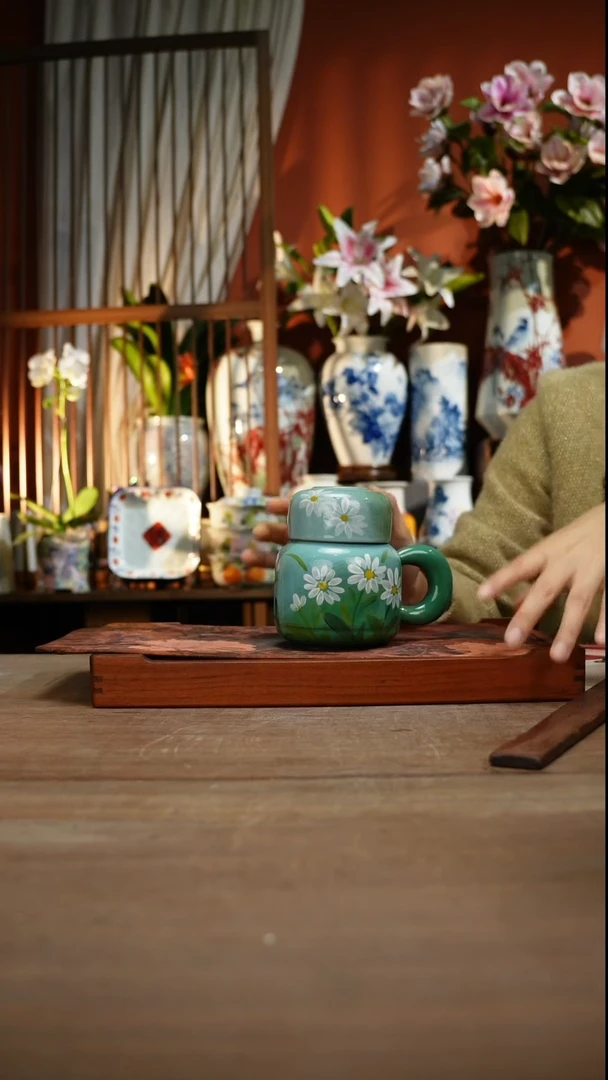 当代景德镇设计师釉下手绘陶瓷花瓶